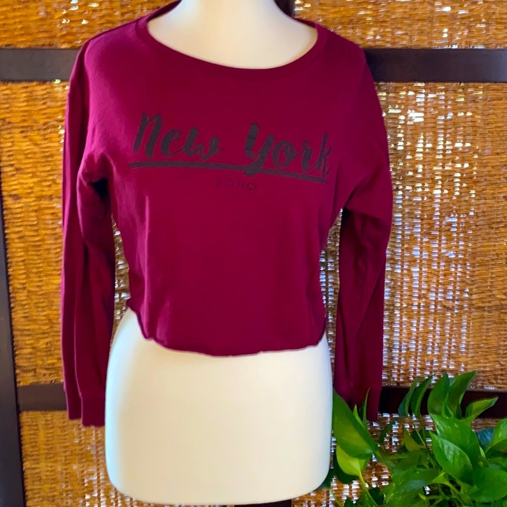 Divided small burgandy New York Soho crop t-shirt